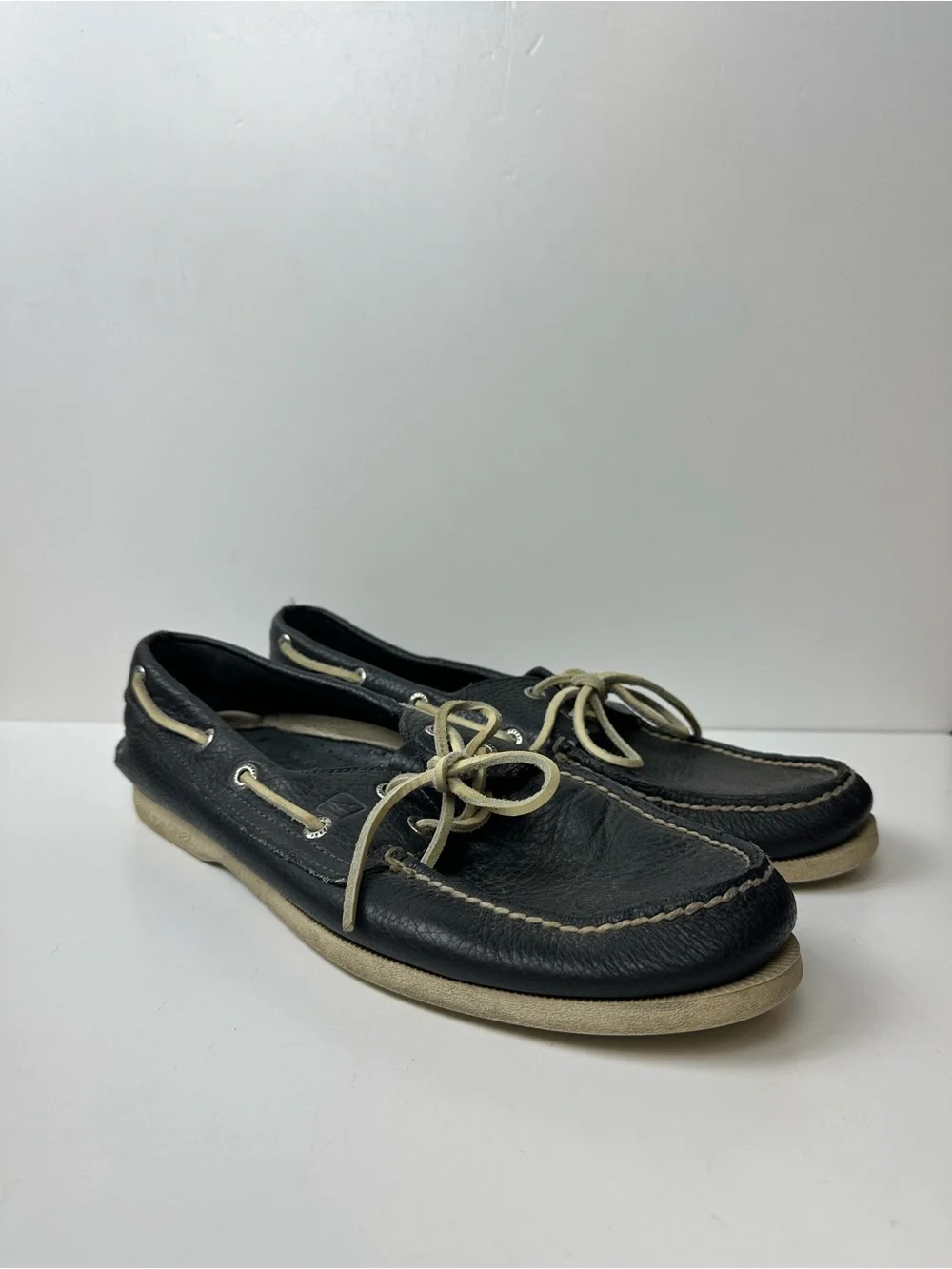 Sperry Men's Navy Blue Leather Boat Shoes with Cream Laces